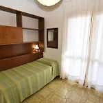 Trilocale Giglio - Zona Mare Con Terrazza, Clima E Posto Auto 坎普码港
