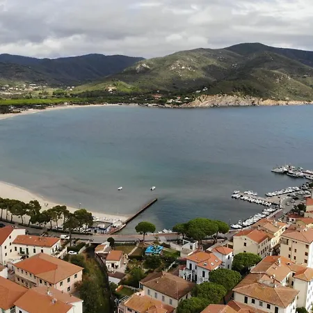 Trilocale Giglio - Zona Mare Con Terrazza, Clima E Posto Auto アパート