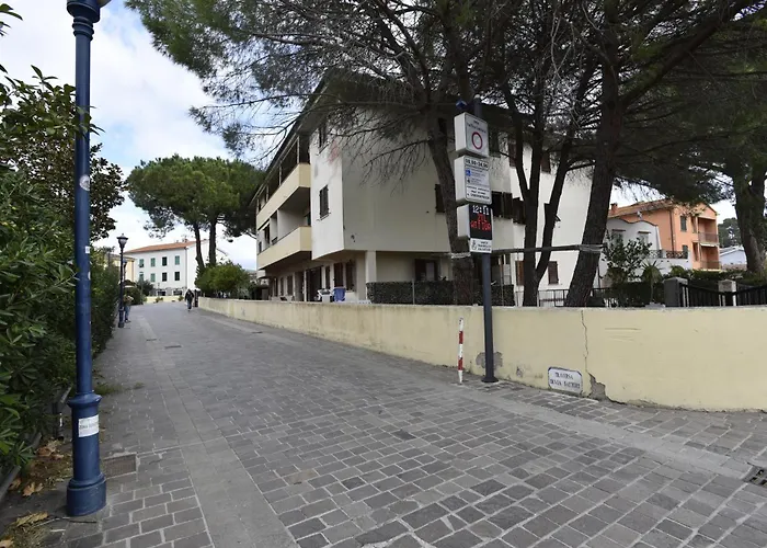Trilocale Giglio - Zona Mare Con Terrazza, Clima E Posto Auto