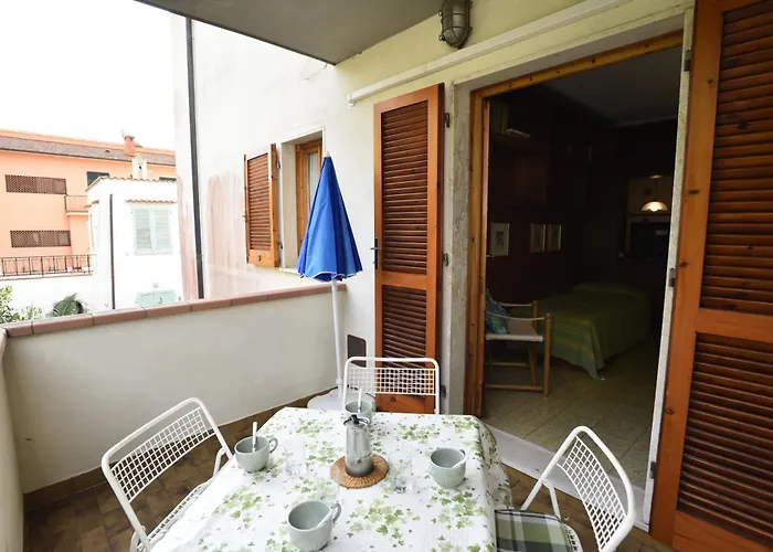 Trilocale Giglio - Zona Mare Con Terrazza, Clima E Posto Auto