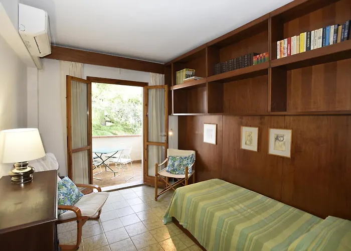 Trilocale Giglio - Zona Mare Con Terrazza, Clima E Posto Auto Daire Marina di Campo