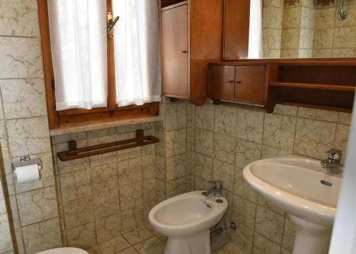 Appartamento Trilocale Giglio - Zona Mare Con Terrazza, Clima E Posto Auto *