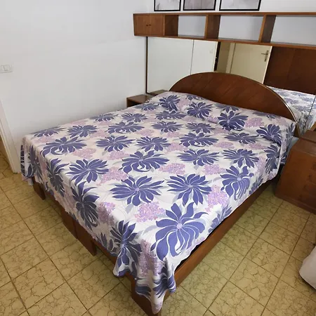 Appartamento Trilocale Giglio - Zona Mare Con Terrazza, Clima E Posto Auto